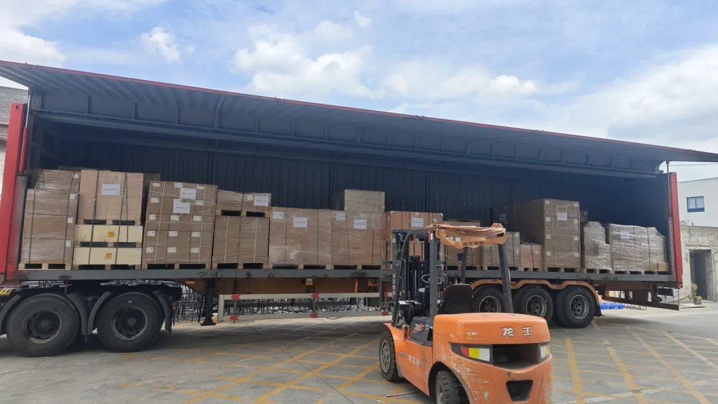 朗伟成品仓库与整柜装运